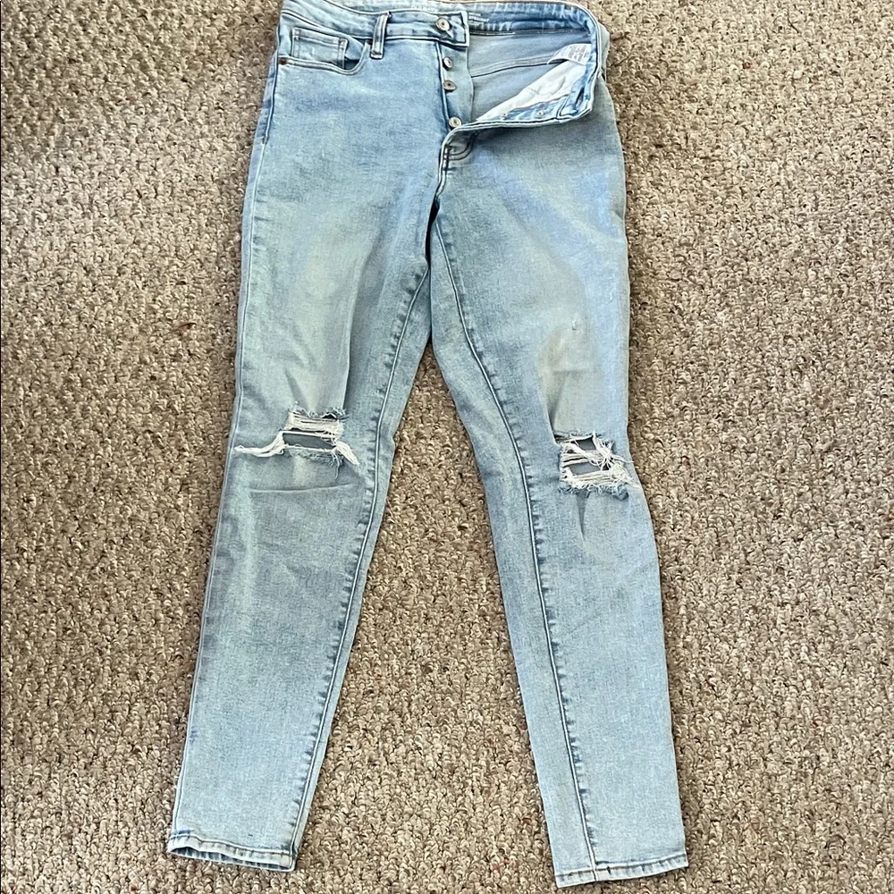 Old Navy Women's Light Blue Straight Leg Jeans - Picture 4 of 4
